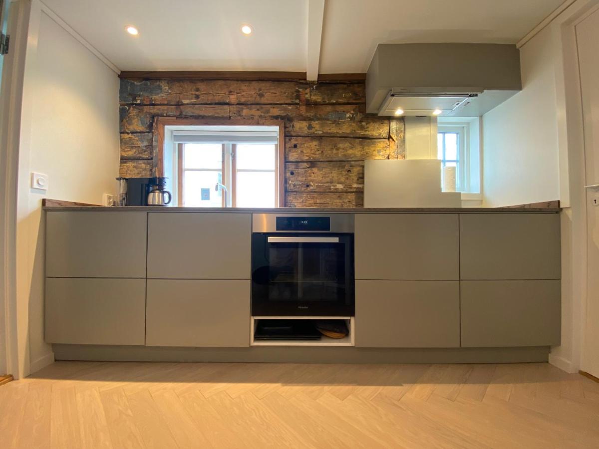 Entire Renovated Apartment From 1780 With Kitchen, Bath, Bedroom, And Living Room In Skuteviken Берген Экстерьер фото