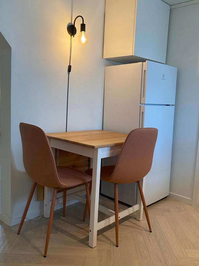 Entire Renovated Apartment From 1780 With Kitchen, Bath, Bedroom, And Living Room In Skuteviken Берген Экстерьер фото
